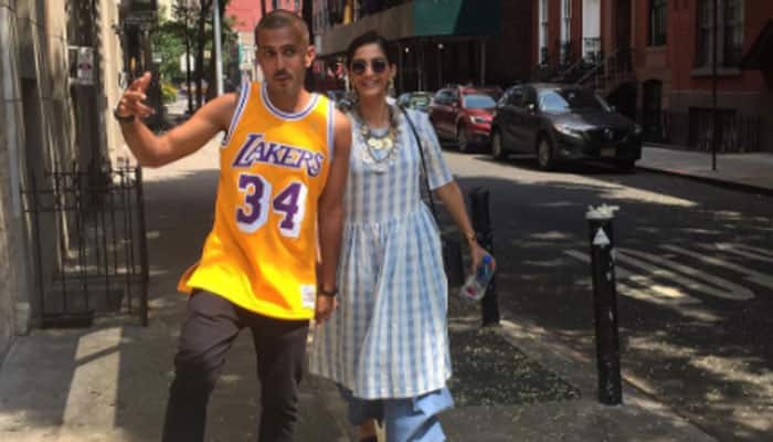 Sonam Kapoor&#039;s latest pic with rumoured beau Anand Ahuja defines relationship goals!