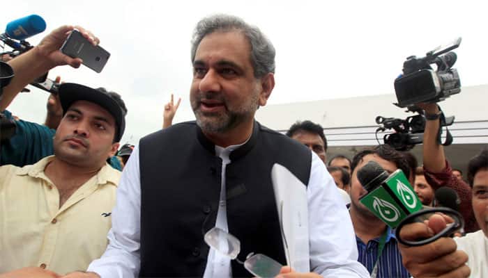Pakistan&#039;s new Prime Minister Shahid Khaqan Abbasi consults with ousted boss Nawaz Sharif on cabinet