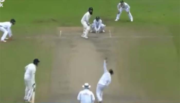 WATCH: Moeen Ali hits an astounding six, Jonny Bairstow catches it in the stands during ENG vs SA