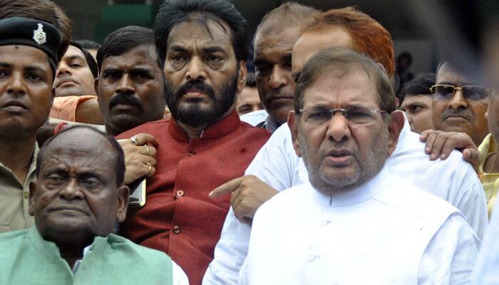Sharad Yadav defies Nitish Kumar, says he is still with Grand Alliance