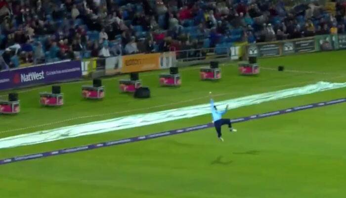 WATCH: Jack Leaning takes stunning one-handed catch in NatWest T20 Blast