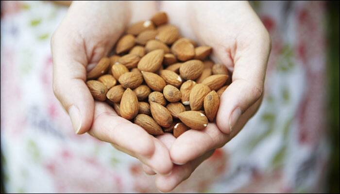 A handful of almonds a day keeps the doctors away – Here&#039;s what a study has said!