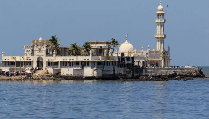 SC to continue hearing in Haji Ali Dargah trust case