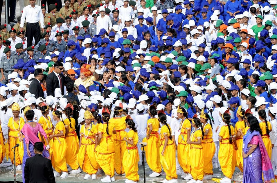 Narendra Modi greeting children after addressing the nation