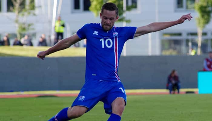 Gylfi Sigurdsson undergoes medical ahead of record £45 million move to Everton from Swansea City