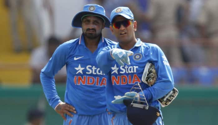 Harbhajan Singh responds to irate buyers, takes a dig at MS Dhoni