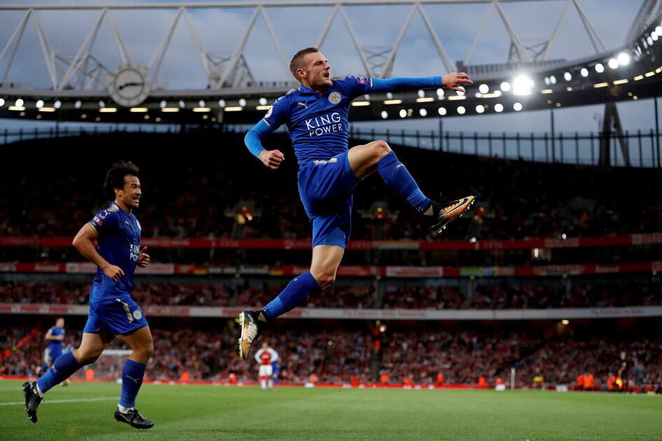 Leicester City's Jamie Vardy celebrates his goal with Shinji Okazaki behind