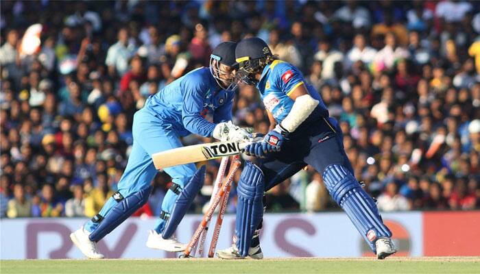 WATCH: MS Dhoni fumbles, then dislodges bails to equal &#039;record&#039; number of stumpings in ODIs