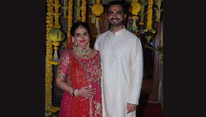 Esha Deol looks radiant in bridal red at her &#039;Godh Bharai&#039;—PICS 