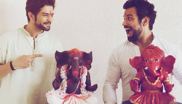 TV stars Rithvik Dhanjani, Raqesh Bapat celebrate Ganesh Chaturthi with eco-friendly self-sculpted idols! Watch