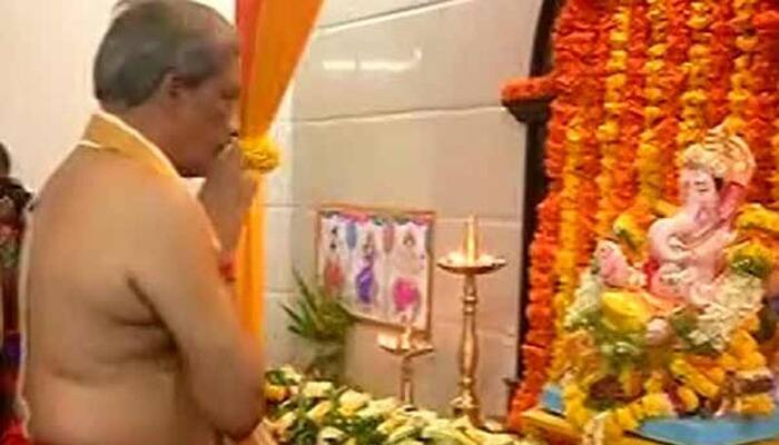 Goa CM Manohar Parrikar celebrates Ganesh Chaturthi at his residence