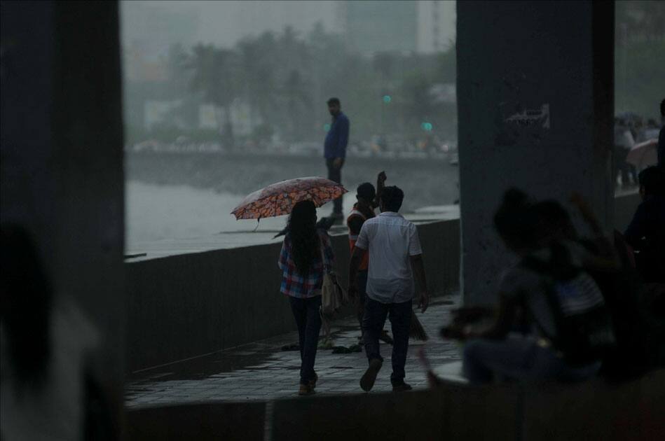 Rains lash Mumbai