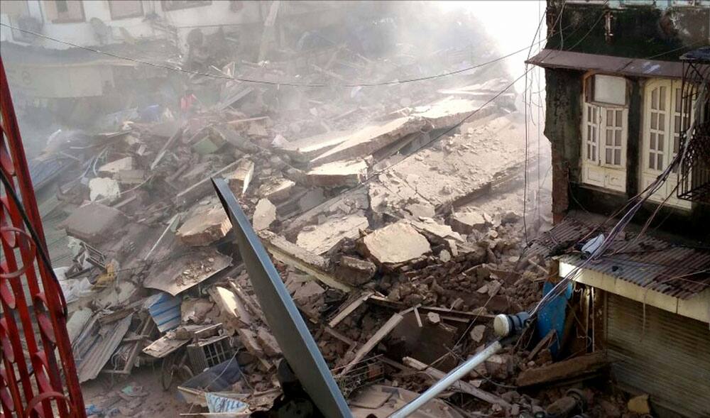 building collapsed near Sir J. J. Hospital building collapsed near Sir J. J. Hospital