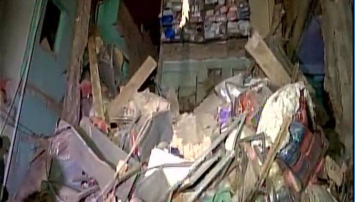 Building collapses in Delhi&#039;s Sadar Bazar