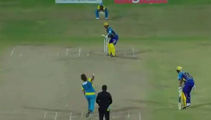 Watch: Dwayne Smith hits Shane Watson for back-to-back sixes to reach hundred in CPL