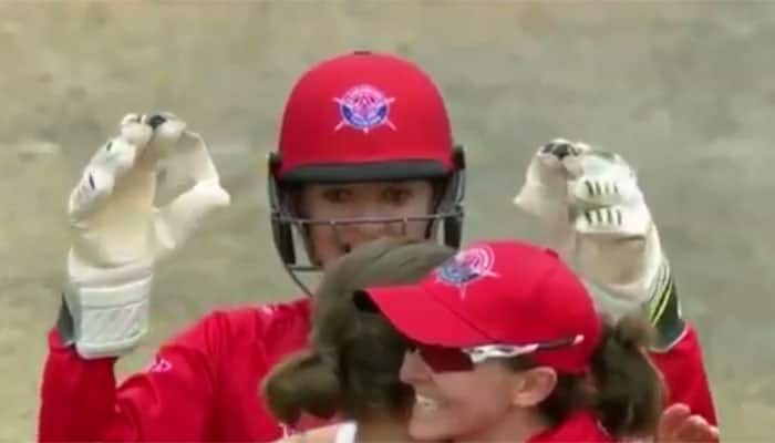 Watch: England wicket-keeper Sarah Taylor gets ignored despite performing brilliant stumping