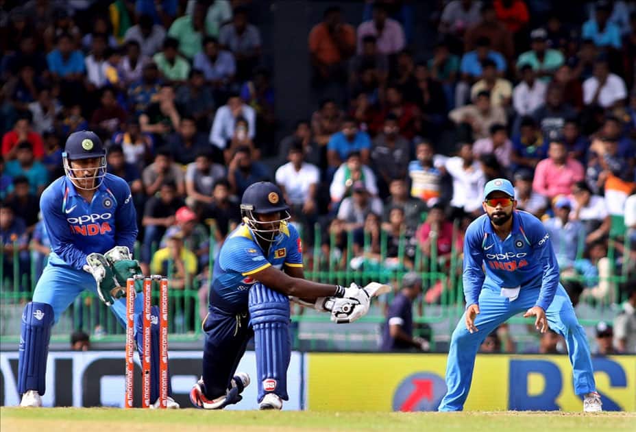 Sri Lanka's Angelo Mathews in action Sri Lanka's Angelo Mathews in action