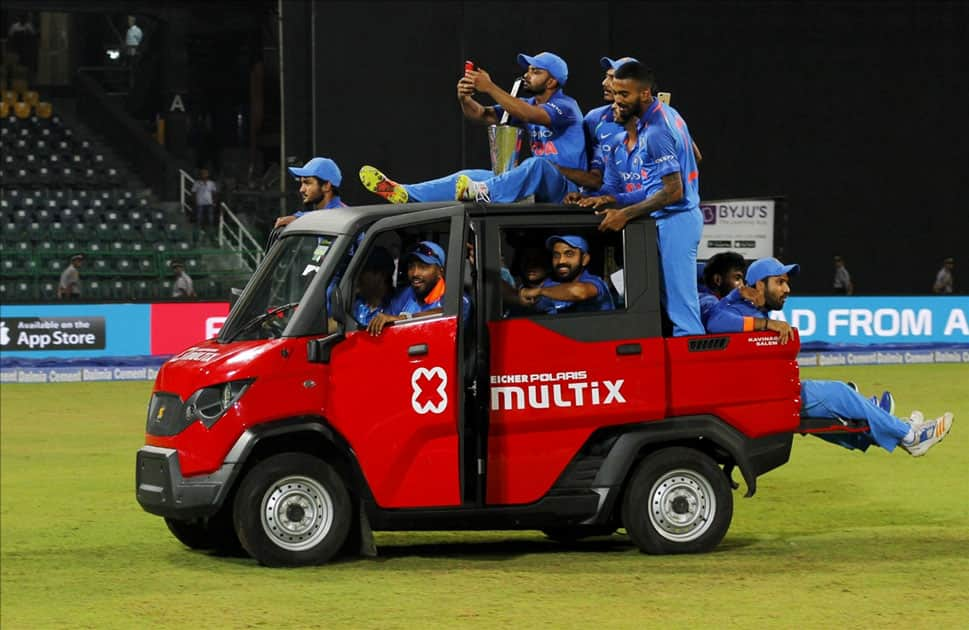 Indian cricket team enjoying a ride