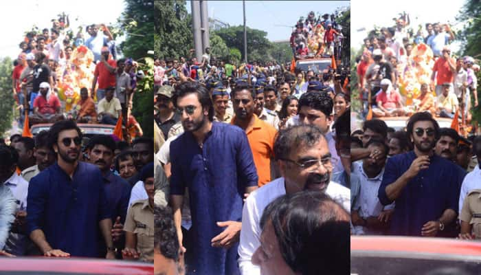 Ganpati Visarjan 2017: Ranbir Kapoor bids adieu to Bappa—Watch