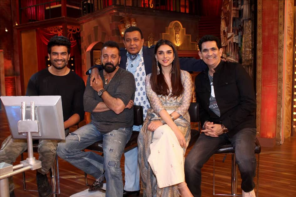 Aditi Rao Hydari, Sanjay dutt, Sharad Kelkar and Film Director Omung Kumar with Mithun Chakraborty