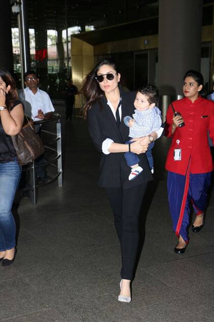 Actress Kareena Kapoor Khan along with her son Taimur Ali Khan spotted at Chhatrapati Shivaji Maharaj International airport