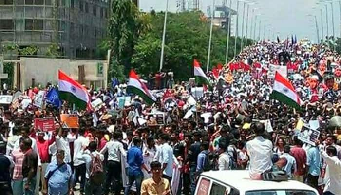 Gauri Lankesh murder: Hundreds protest in Bengaluru, demand justice ...