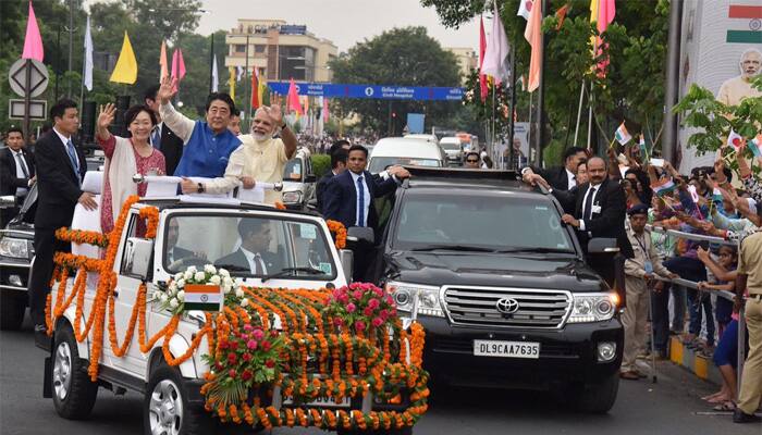 PM Narendra Modi, Japanese PM Shinzo Abe hold roadshow in Ahmedabad