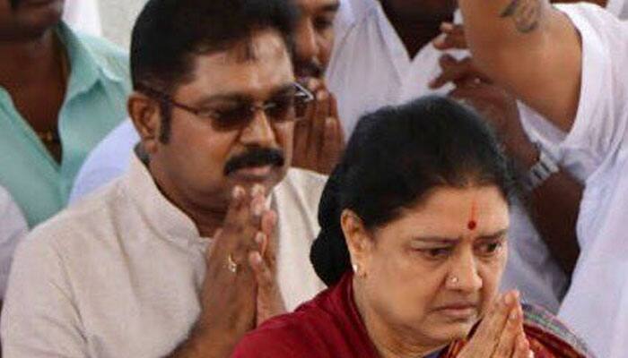 AIADMK infighting: No fresh floor test till September 20, orders Madras High Court