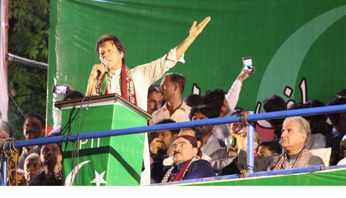 Pakistan&#039;s election commission issues warrant against Imran Khan