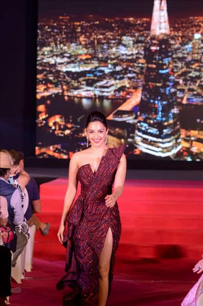 Actress Kiara Advani walked the ramp for a cause at CSA's (Catalysts for Social Action) fundraiser 