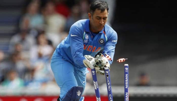 &#039;Ghumane waala daal&#039;: Stump mic reveals how MS Dhoni leads Team India from behind