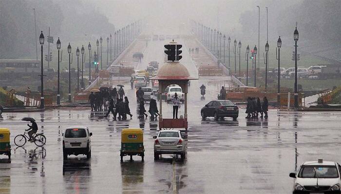 Rain bring down temperatures in Delhi