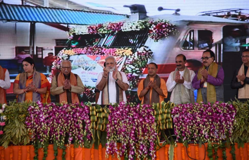 PM Narendra Modi Flags Off Third Mahamana Express to Run between Varanasi and Vadodara.