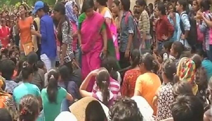 BHU molestation: Police lathicharge protesting students, 4 injured