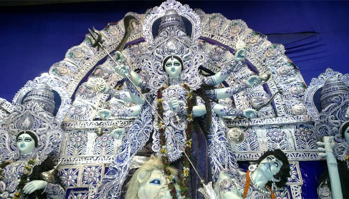 Maitree Cultural Association’s Sarbojanin Durgotsav 2017 kicks off with a bang