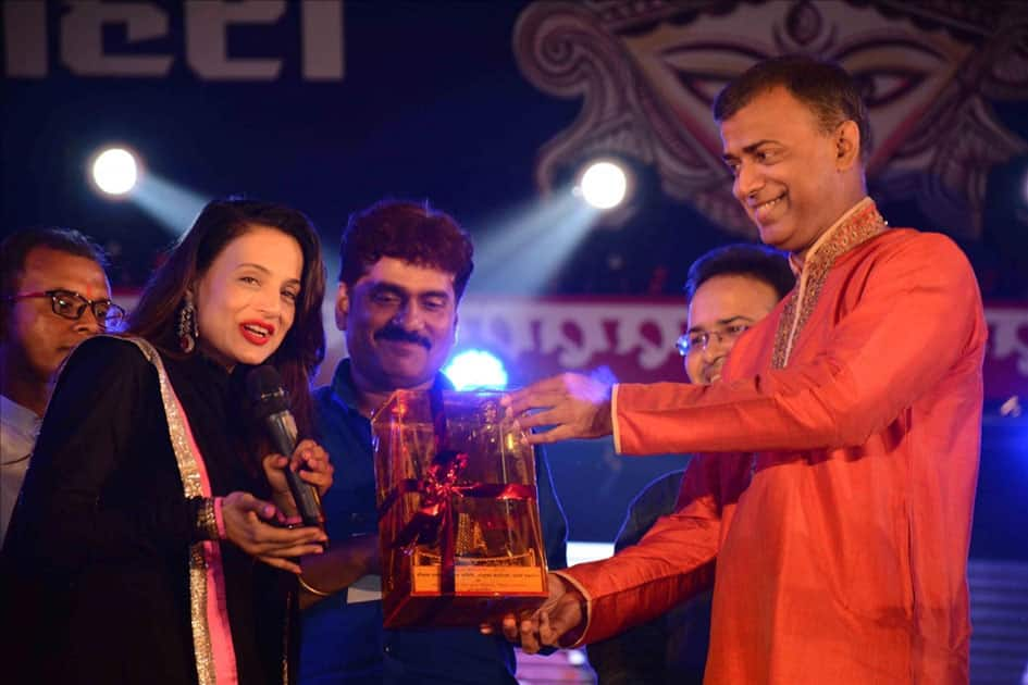 Actress Ameesha Patel during Dussehra Mahotsav 2017 at Gandhi Maidan in Patna.