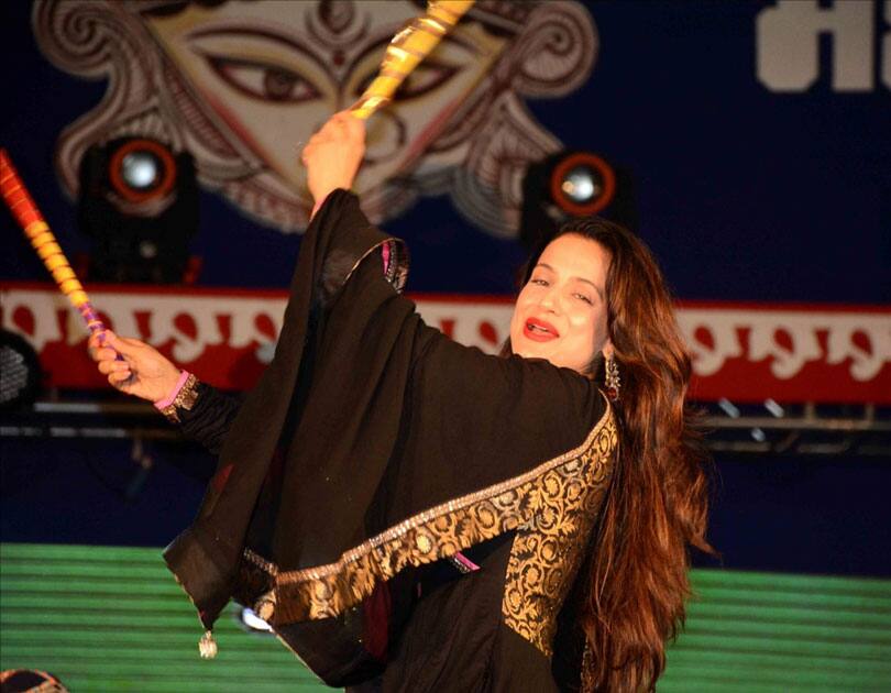 Actress Ameesha Patel during Dussehra Mahotsav 2017 at Gandhi Maidan in Patna.