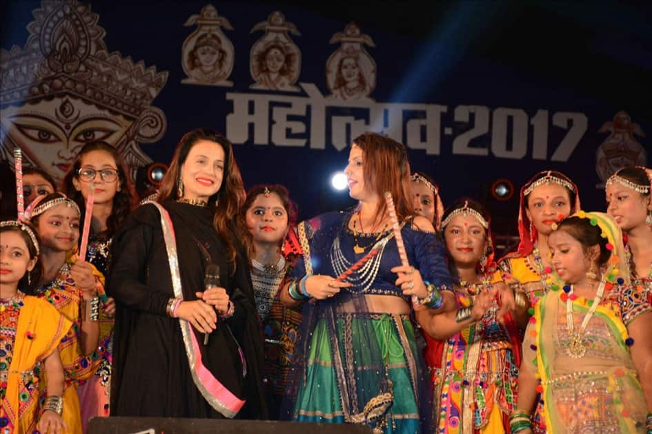 Actress Ameesha Patel during Dussehra Mahotsav 2017 at Gandhi Maidan in Patna.