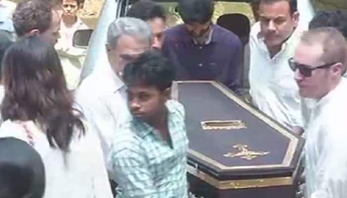 Tom Alter&#039;s last rites performed, family and friends bid final adieu