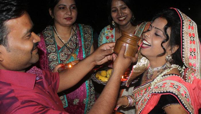 Karwa Chauth 2017: Things you can do for your wife