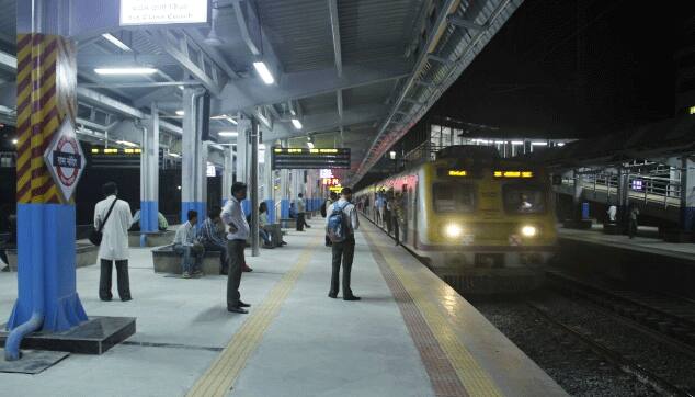 Angry commuters halt movement of Mumbai suburban trains