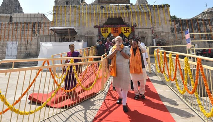 Maati ka tika: Narendra Modi bows down, puts tilak from birthplace Vadnagar&#039;s soil