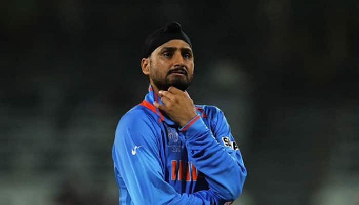 Harbhajan Singh called 'hypocrite' on Twitter for celebrating Karva Chauth; gives befitting reply