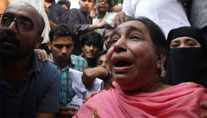 Missing JNU student Najeeb Ahmed&#039;s mother, 30 others detained during protest outside Delhi HC