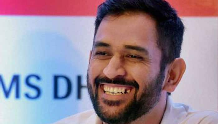 MS Dhoni offers prayers at Deori temple on Diwali