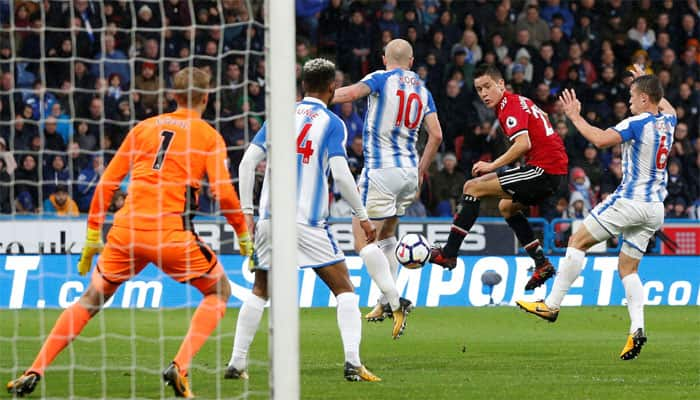 Huddersfield Town stun Manchester United