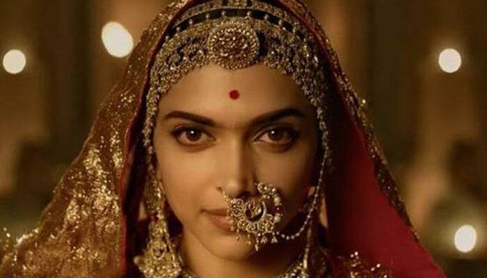 Padmavati First song: Deepika looks majestic in Ghoomar—Watch 