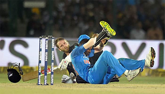 Watch: Hardik Pandya&#039;s nasty collision with Kane Williamson