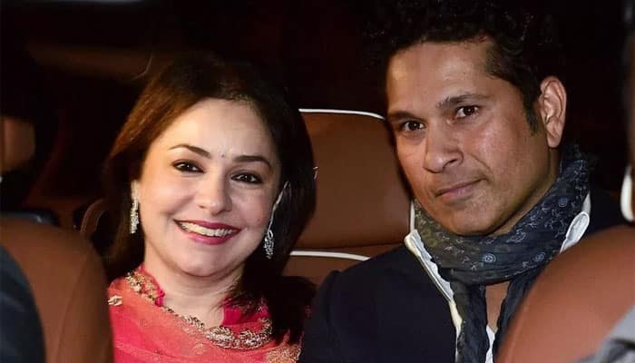 Sachin Tendulkar meets Kerala CM, seeks support for Indian Super League season