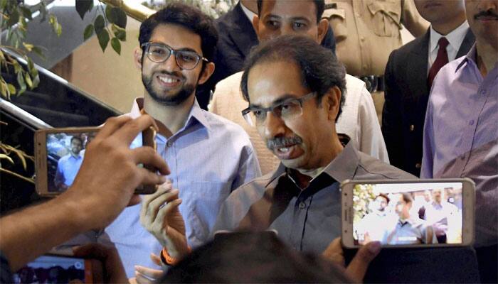 Mamata meets Uddhav, backs his stand against BJP